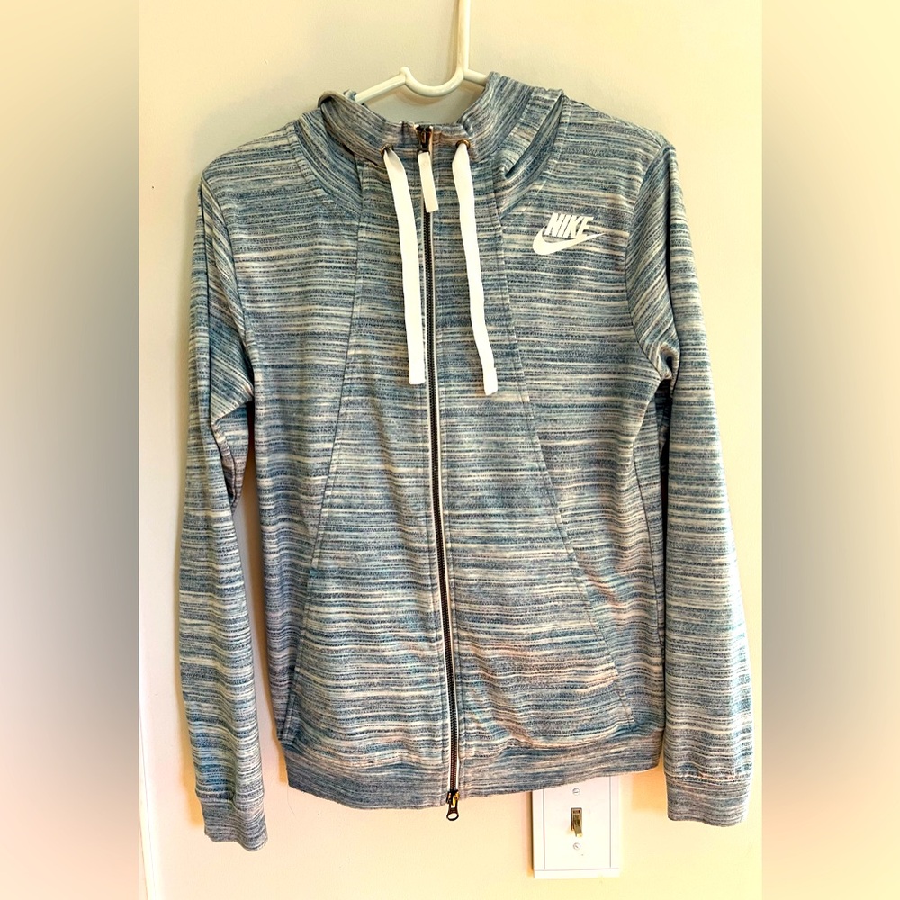 Nike Full-Zip lightweight Hoodie